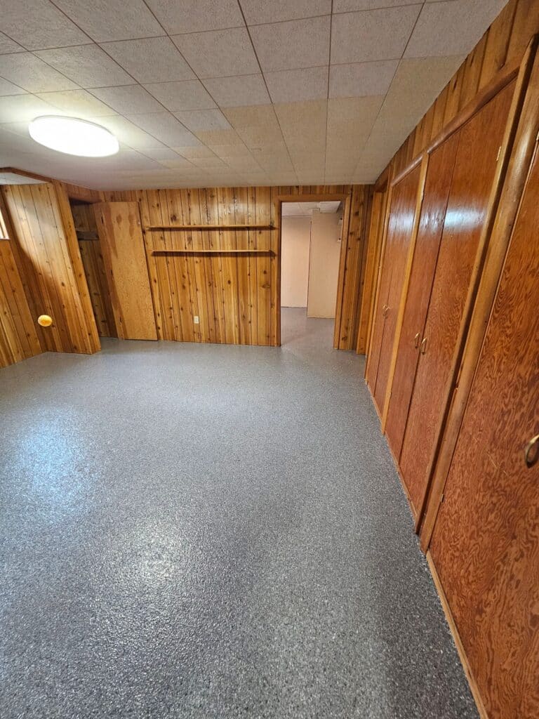 Slate Flaked Basement Floor Coating - Malad City, Idaho