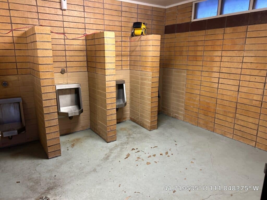 Willow Park Bathrooms in Shoreline Flake – Logan, Utah