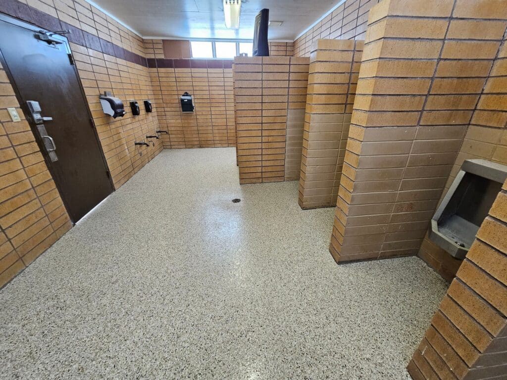 Willow Park Bathrooms in Shoreline Flake - Logan, Utah